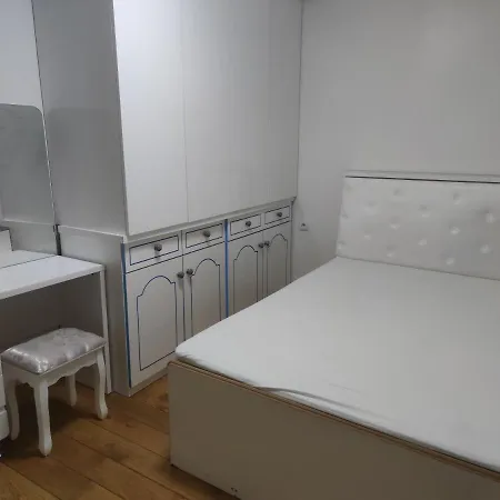 Chambre Privee A Bobigny -Salle De Bain Et Toilettes Sont Commune, -Pas De Cuisine Exterior photo
